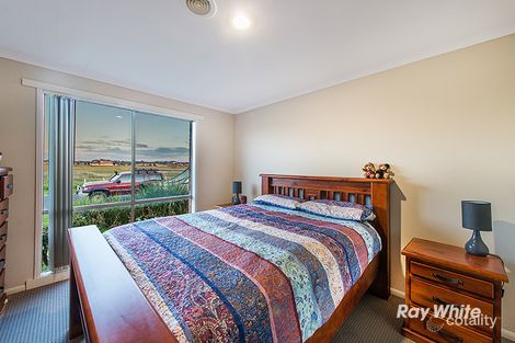Property photo of 29A Staunton Walk Cranbourne East VIC 3977