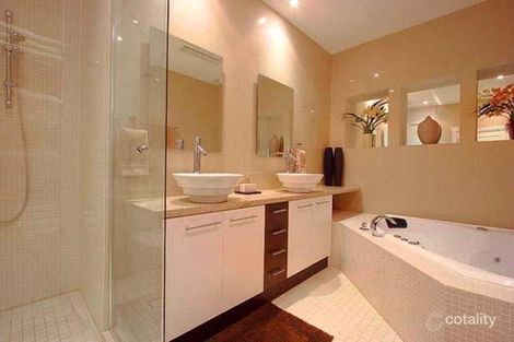 Property photo of 13 Darbyshire Road Mount Waverley VIC 3149