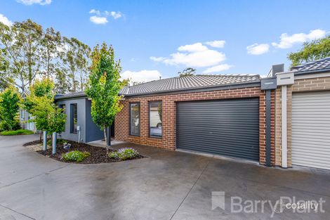 Property photo of 2/94 Lampard Road Drouin VIC 3818