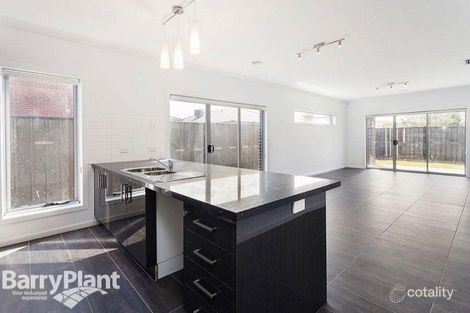 Property photo of 2/20 Fairbridge Road Point Cook VIC 3030