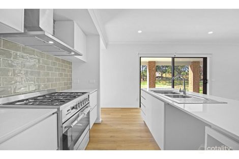 Property photo of 3 Lake Victoria Road Eagle Point VIC 3878