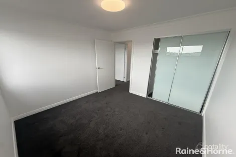 Property photo of 12 Dexter Street Oran Park NSW 2570