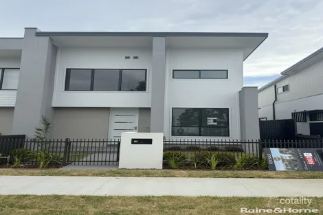 Property photo of 12 Dexter Street Oran Park NSW 2570