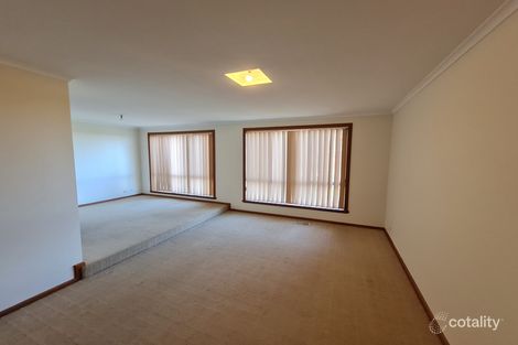 Property photo of 28 Cassinia Crescent Meadow Heights VIC 3048