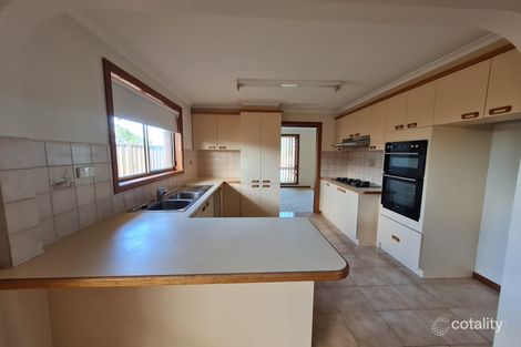 Property photo of 28 Cassinia Crescent Meadow Heights VIC 3048