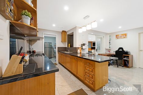 Property photo of 65 Sydney Parkinson Avenue Endeavour Hills VIC 3802