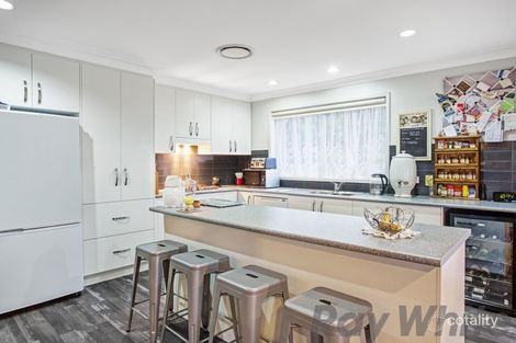 Property photo of 5 Jodi Close Tenambit NSW 2323