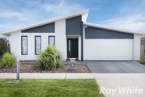 21 Edenbrook Cct, Pakenham, VIC 3810