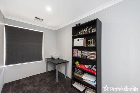 Property photo of 45 Windrow Grove Whitby WA 6123