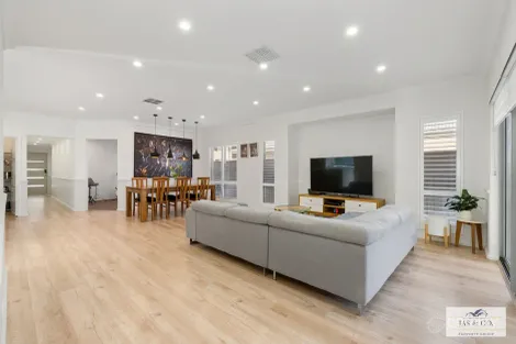 Property photo of 17 Kinsale Way Caversham WA 6055