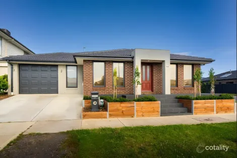 Property photo of 26 Mayflower Drive Cranbourne West VIC 3977
