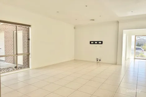 Property photo of 3 Tillbrook Drive Wyndham Vale VIC 3024