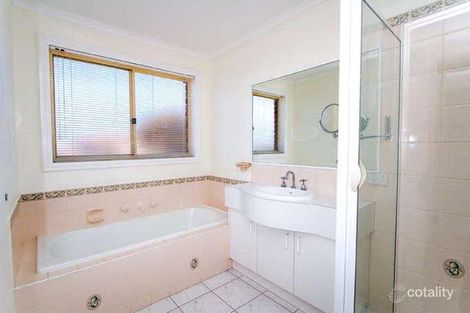 Property photo of 2 Prentice Court Roxburgh Park VIC 3064
