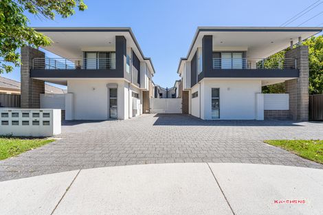 9/2 Croesus St, Morley, WA 6062