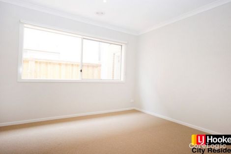 Property photo of 22 Roundhay Crescent Point Cook VIC 3030