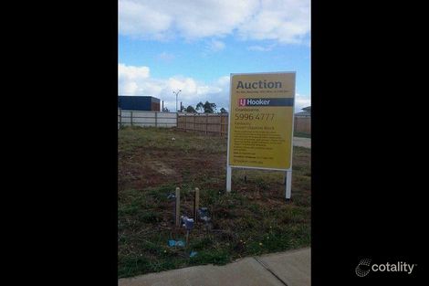 Property photo of 18 Copernicus Circuit Cranbourne West VIC 3977