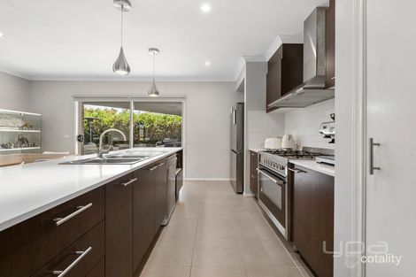 Property photo of 12 Carron Close Eynesbury VIC 3338