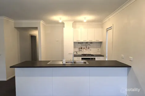 Property photo of 12 Henderson Drive Tarneit VIC 3029