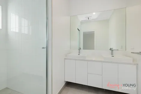 Property photo of 46 Pepperbush Circuit Mount Low QLD 4818