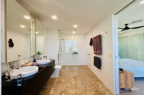 Property photo of 13 Salacia Drive Paradise Point QLD 4216