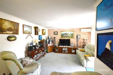 Property photo of 2/6 Carisbrooke Close Bomaderry NSW 2541