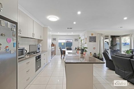 Property photo of 8 Sarah Court Howlong NSW 2643