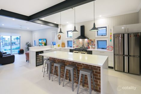 60 Harbour Rise, Hope Island, QLD 4212