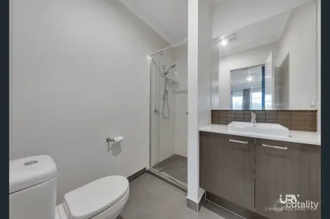 Property photo of 15 Olivetree Loop Craigieburn VIC 3064