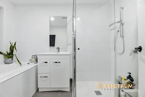 Property photo of 10 Tiffany Close Springvale South VIC 3172