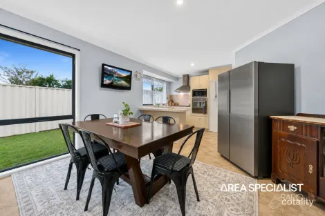 Property photo of 6 Alpine Walk Hampton Park VIC 3976