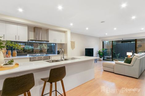 Property photo of 10 Viewmont Street Wantirna South VIC 3152