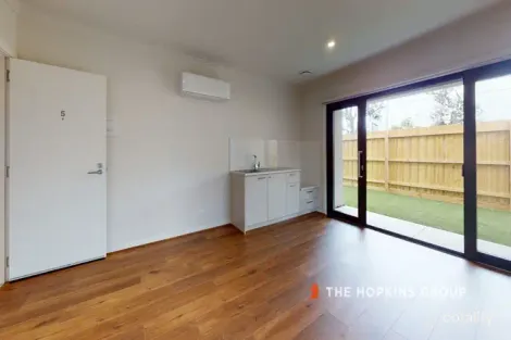 34 Railway Pde, Seaford, VIC 3198