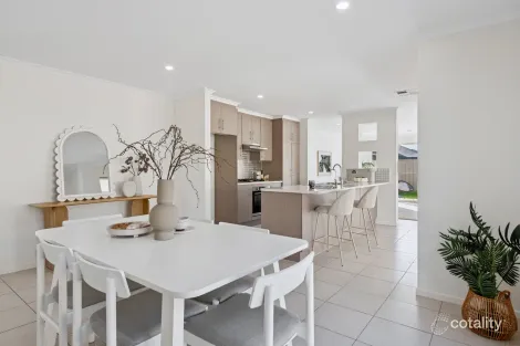 Property photo of 39 Atlantis Avenue Seaford Meadows SA 5169