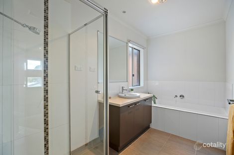 Property photo of 10 Treerise Boulevard Ferntree Gully VIC 3156