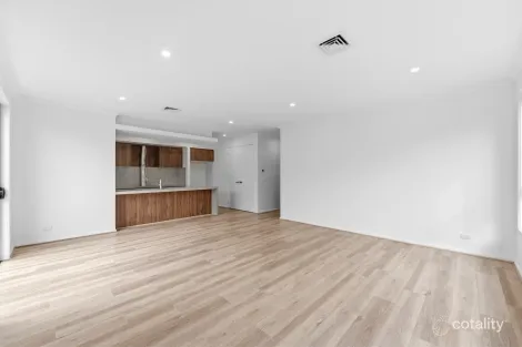 Property photo of 16 Granite Crescent Fraser Rise VIC 3336