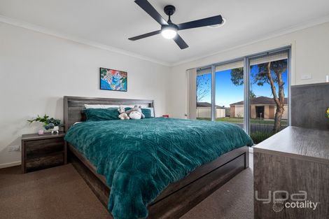 Property photo of 6 Raven Street Brookfield VIC 3338