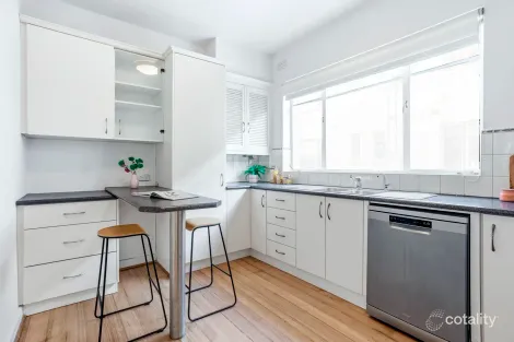 Property photo of 2/18 King Street Elsternwick VIC 3185