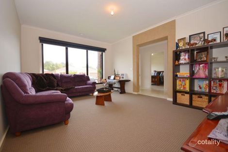 Property photo of 14 King George Way Mitchell Park VIC 3355