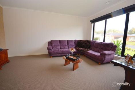 Property photo of 14 King George Way Mitchell Park VIC 3355