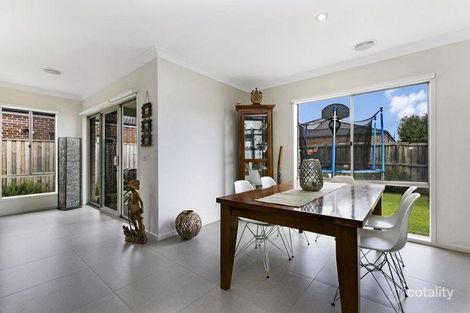 Property photo of 14 Emu Bush Drive Cranbourne West VIC 3977