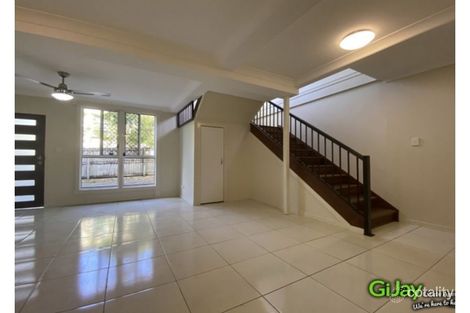 Property photo of 2/13 Willis Street Tarragindi QLD 4121
