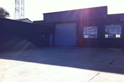 290 Mahoneys Rd, Thomastown, VIC 3074