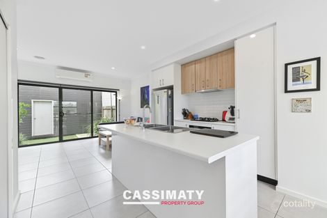 Property photo of 16 Zebra Way Cranbourne West VIC 3977