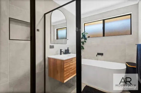 Property photo of 10 Bourke Avenue Barrack Heights NSW 2528