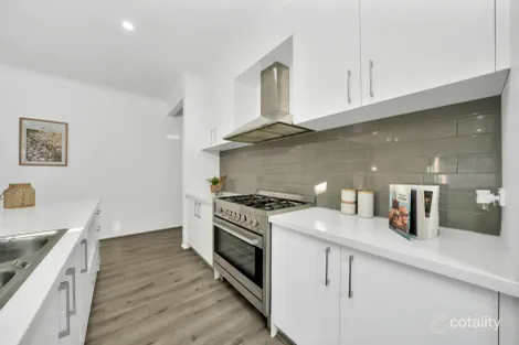 Property photo of 18 Respect Way Tarneit VIC 3029