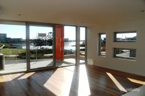 Property photo of 5/2 The Esplanade Caroline Springs VIC 3023