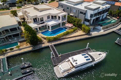 Property photo of 7 Kensington Mews Paradise Point QLD 4216