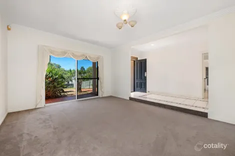 Property photo of 15 Amersham Crescent Carindale QLD 4152