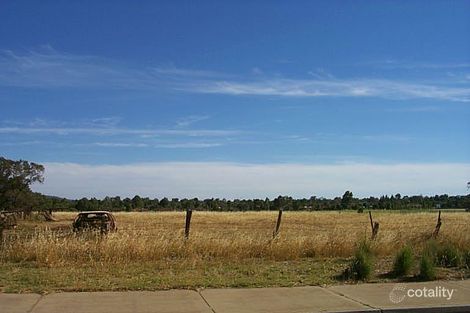 Property photo of 15 Centre Road Camillo WA 6111