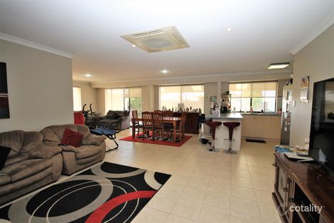 Property photo of 17 Zircon Way Australind WA 6233